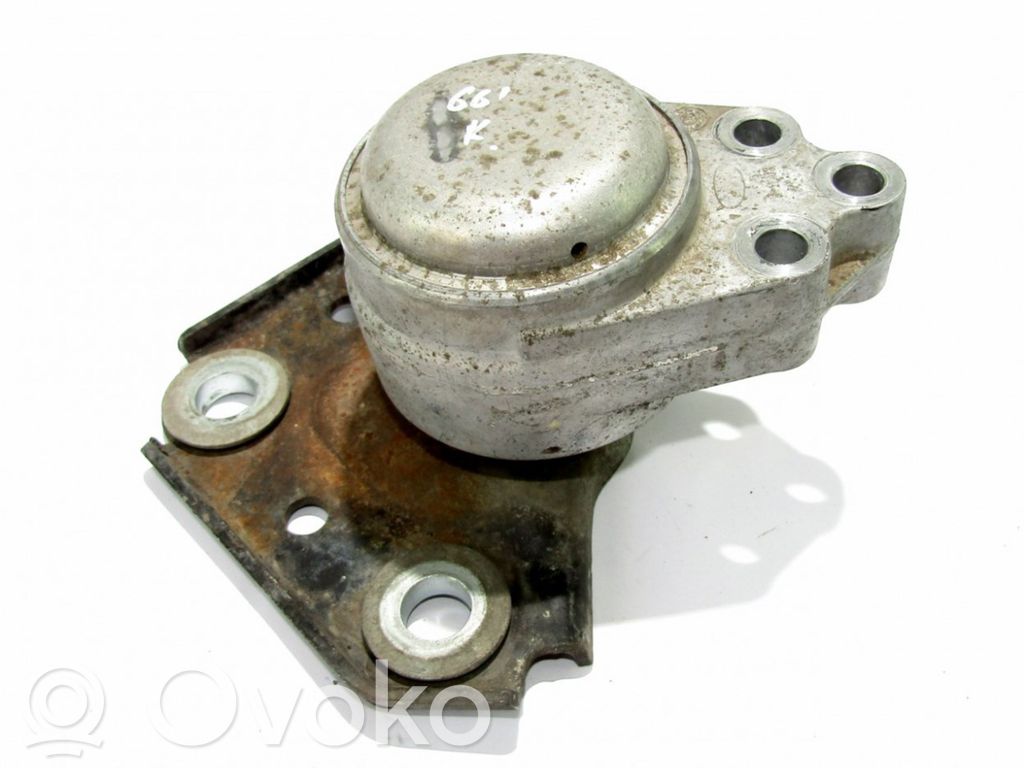 Ford Fiesta Engine mount bracket 