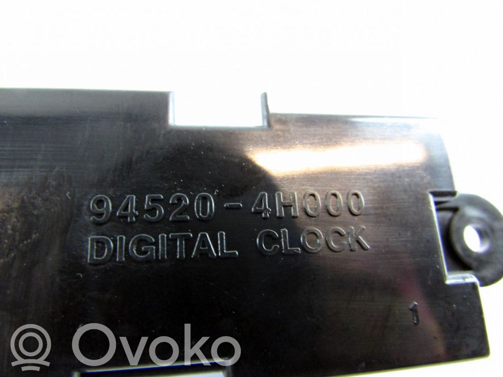 Hyundai H-1, Starex, Satellite Clock 