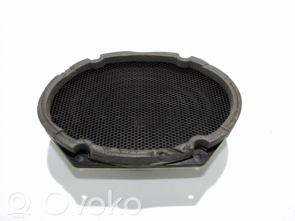 Ford Mondeo Mk III Garsiakalbis (-iai) galinėse duryse 