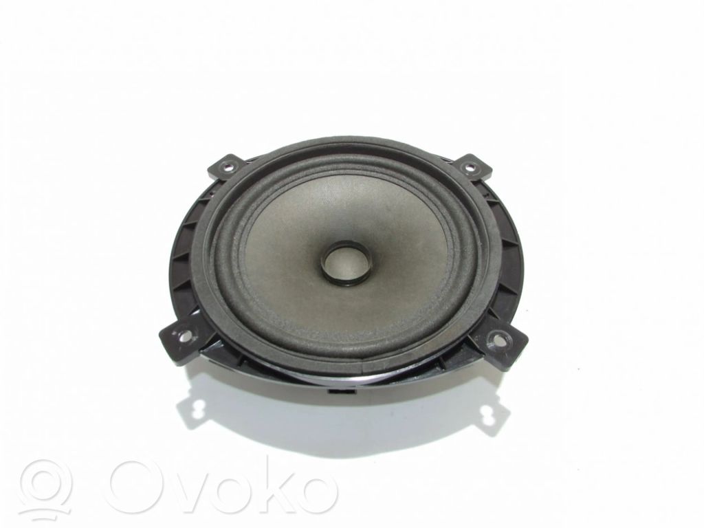 KIA Ceed Enceinte de porte arrière 