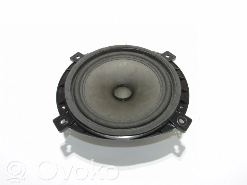KIA Ceed Enceinte de porte arrière 