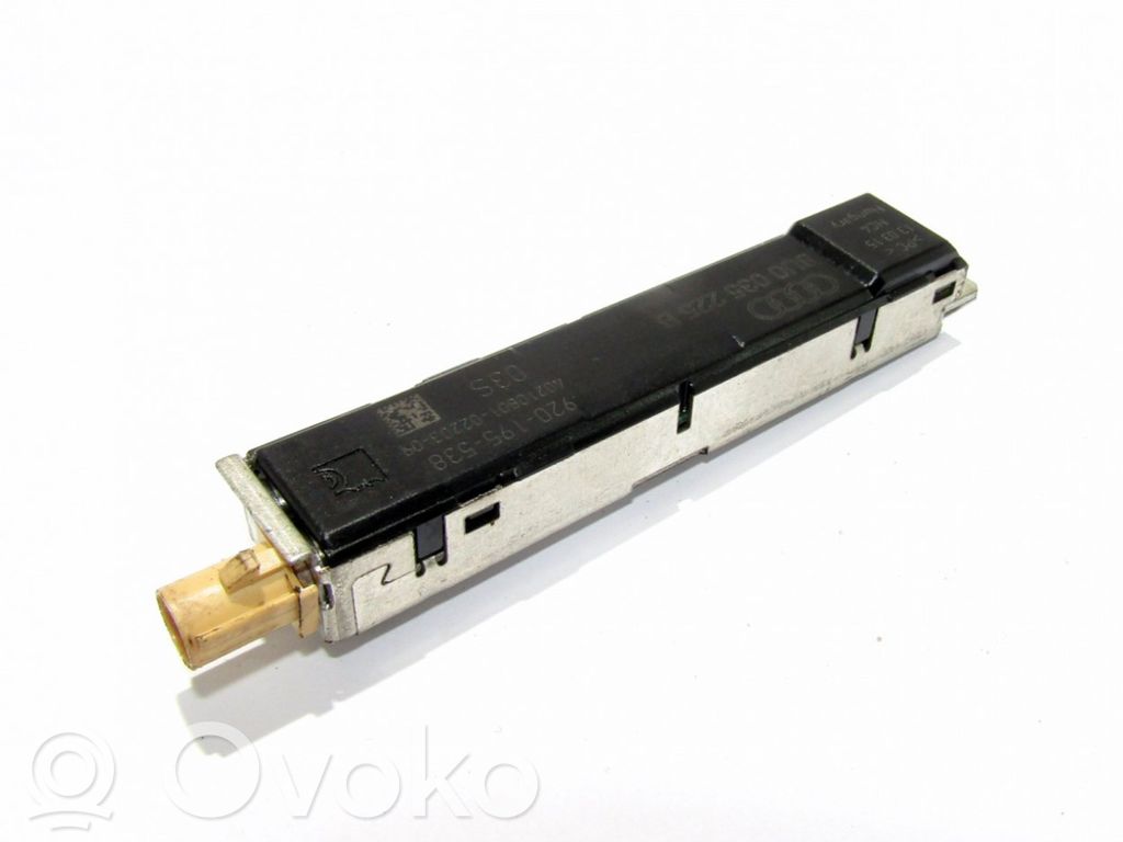 Pystyantennivahvistin   8U0035225B