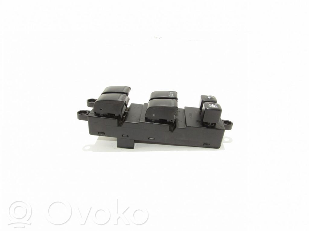 Electric window control switch   25401,AV640,C8DD702N