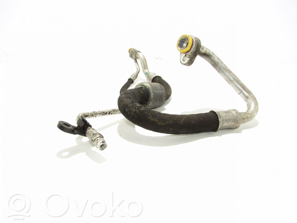 BMW 3 E90 E91 Ilmastointilaitteen putki (A/C) 