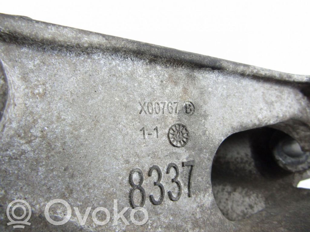 Engine mounting bracket   X00767
