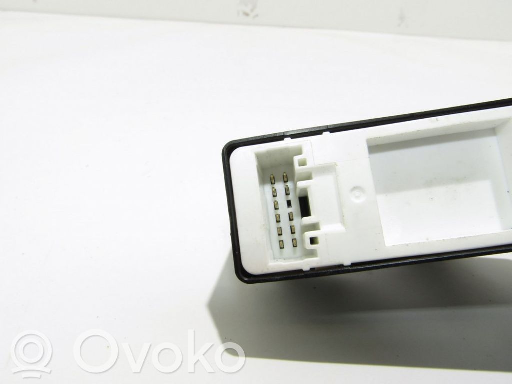Electric window control switch   GKL166370A,5AB131EB03