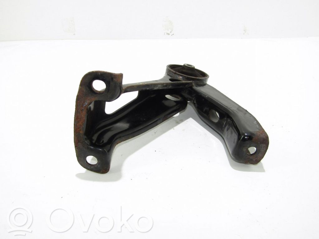 Mitsubishi Outlander Engine mount bracket 