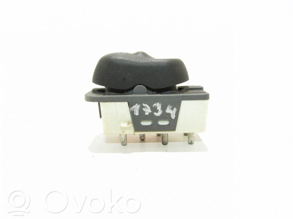 Other switches/knobs/shifts   F58B14017AA