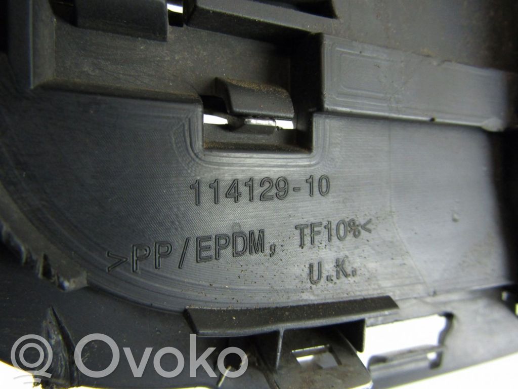 Atrapa chłodnicy / Grill   11412910
