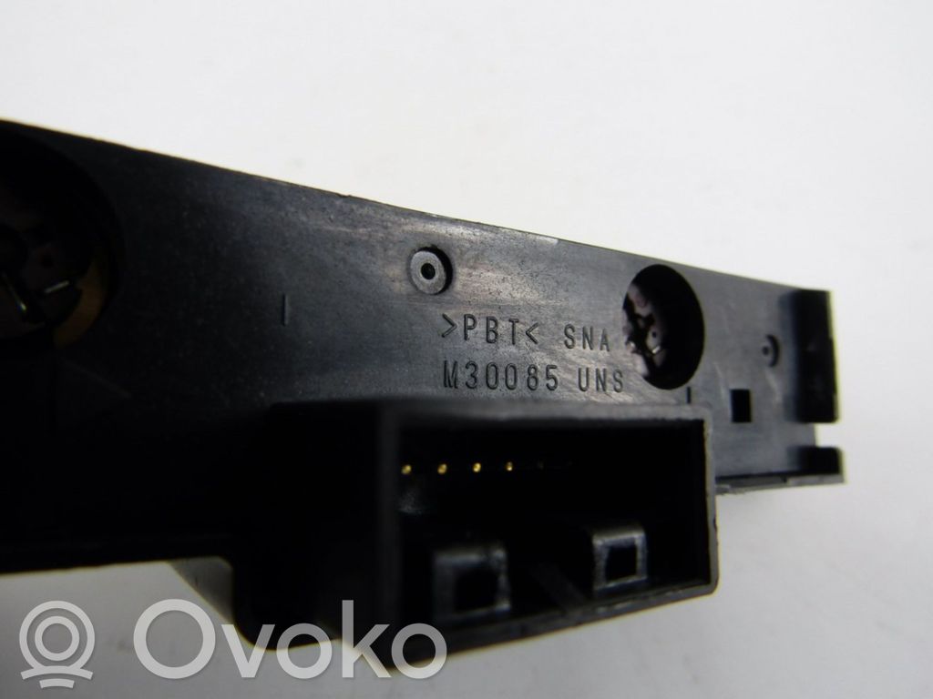 Other switches/knobs/shifts   M30084
