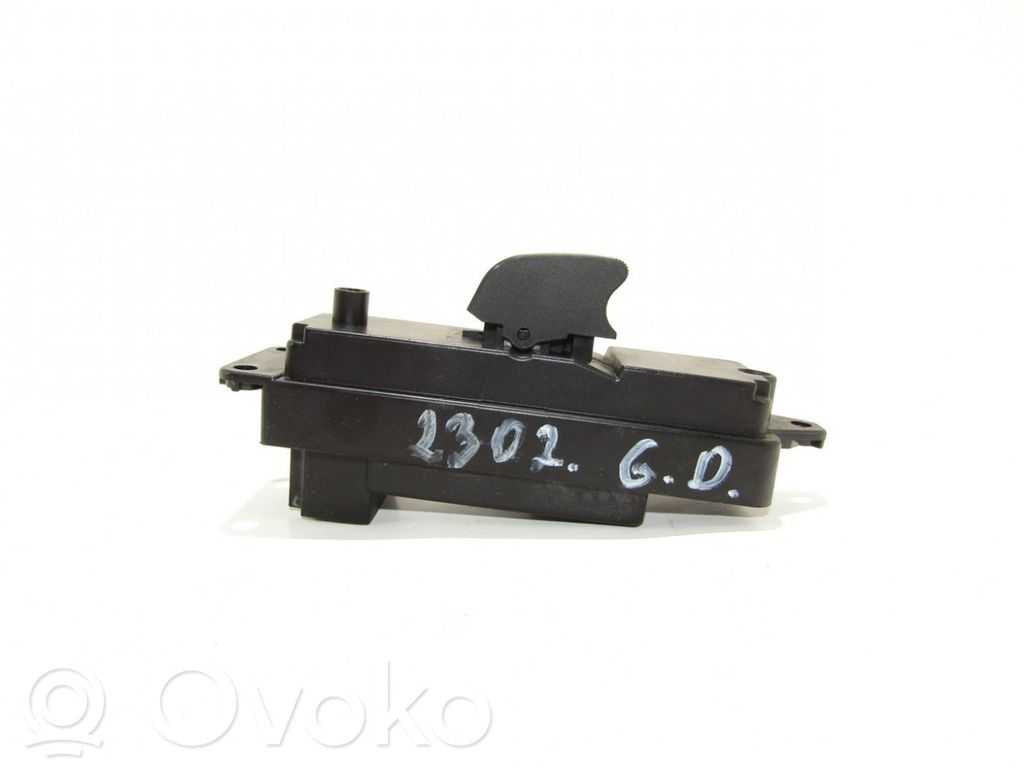 Przyciski szyb   GS1D66380,03124610