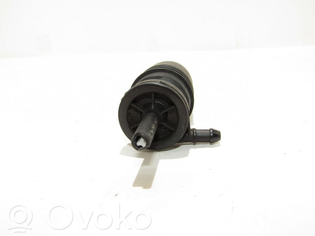 Volkswagen Touareg I Windscreen/windshield washer pump 