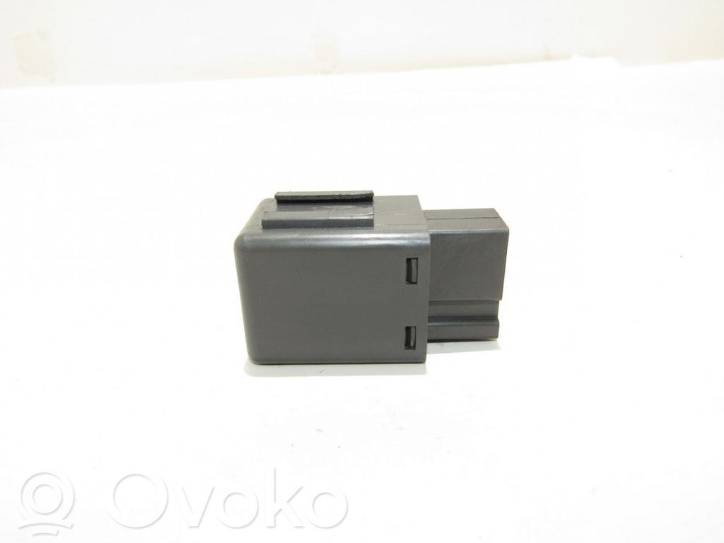 Alte relee   24330C9900