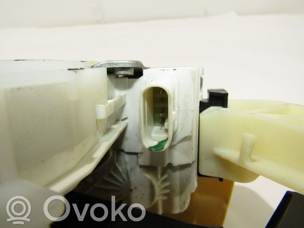 Takaoven lukko   A2127330308,962977100,A2047301335