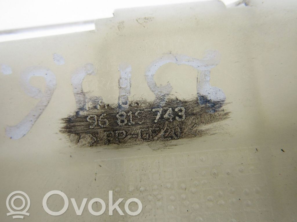 Takapuskurin kannake   96819747