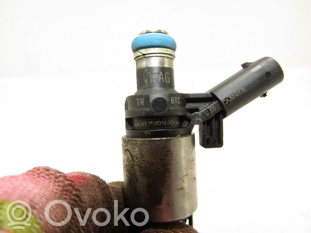 Inyector de combustible   06H906036G