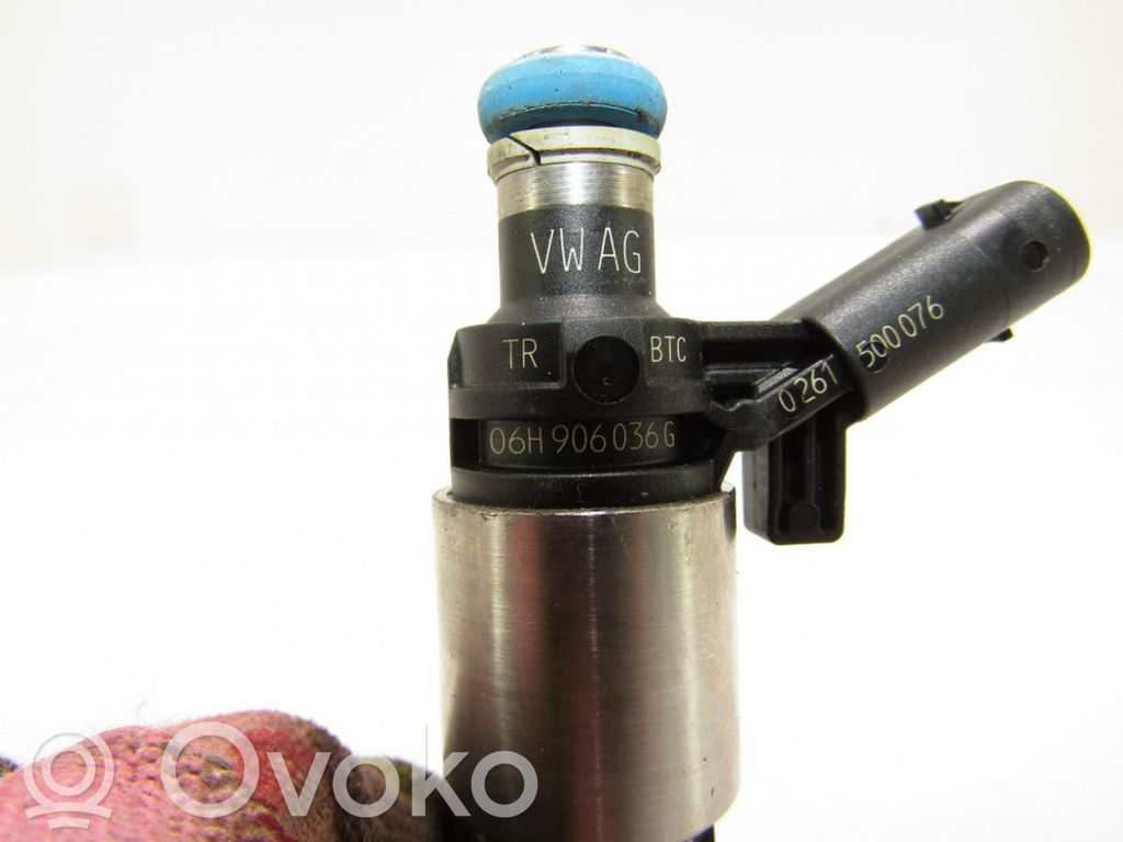 Inyector de combustible   06H906036G