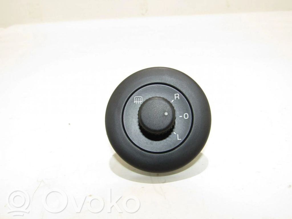 Wing mirror switch   1K8867256