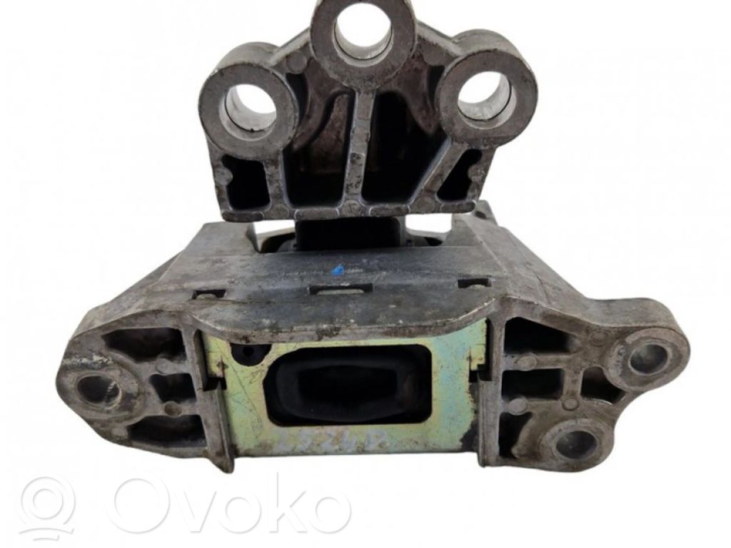 Fiat Tipo Engine mount bracket 