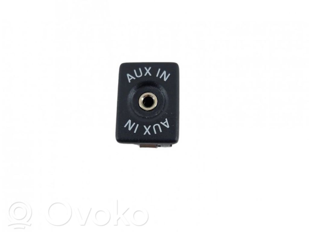 Volkswagen Touran II Connettore plug in AUX