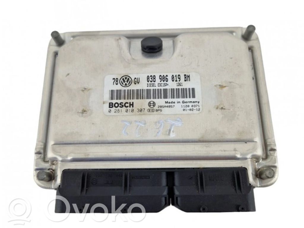 Volkswagen PASSAT B5 Engine control unit/module 