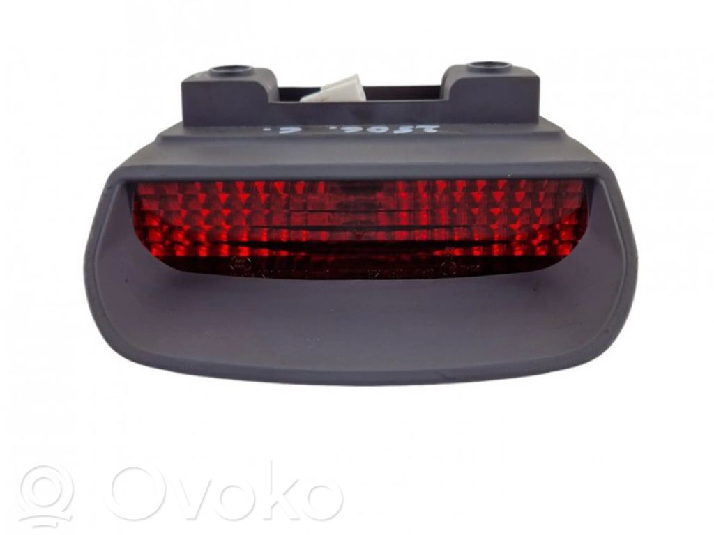 Hyundai Matrix Third/center stoplight 