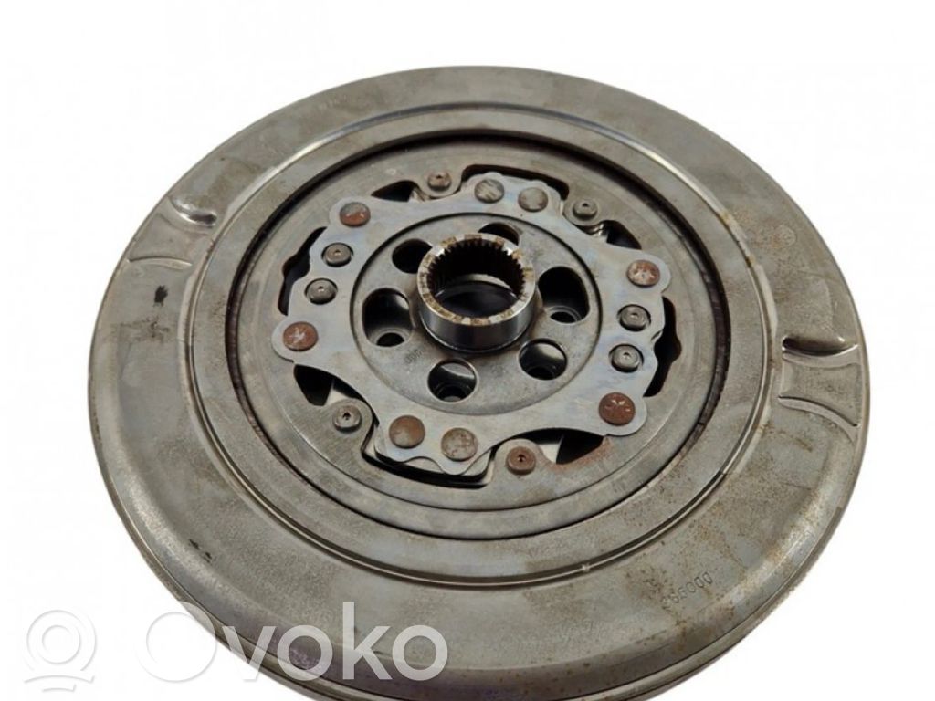 Volante motor   04E105266AA