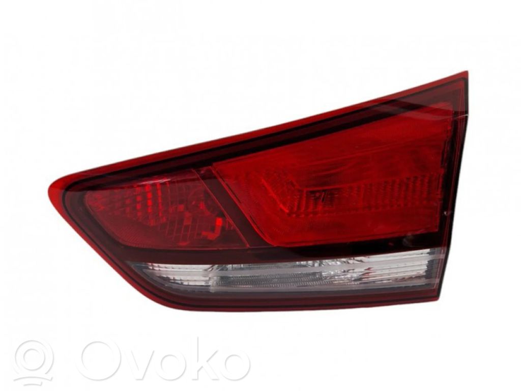 Hyundai i30 Lampy tylnej klapy bagażnika 