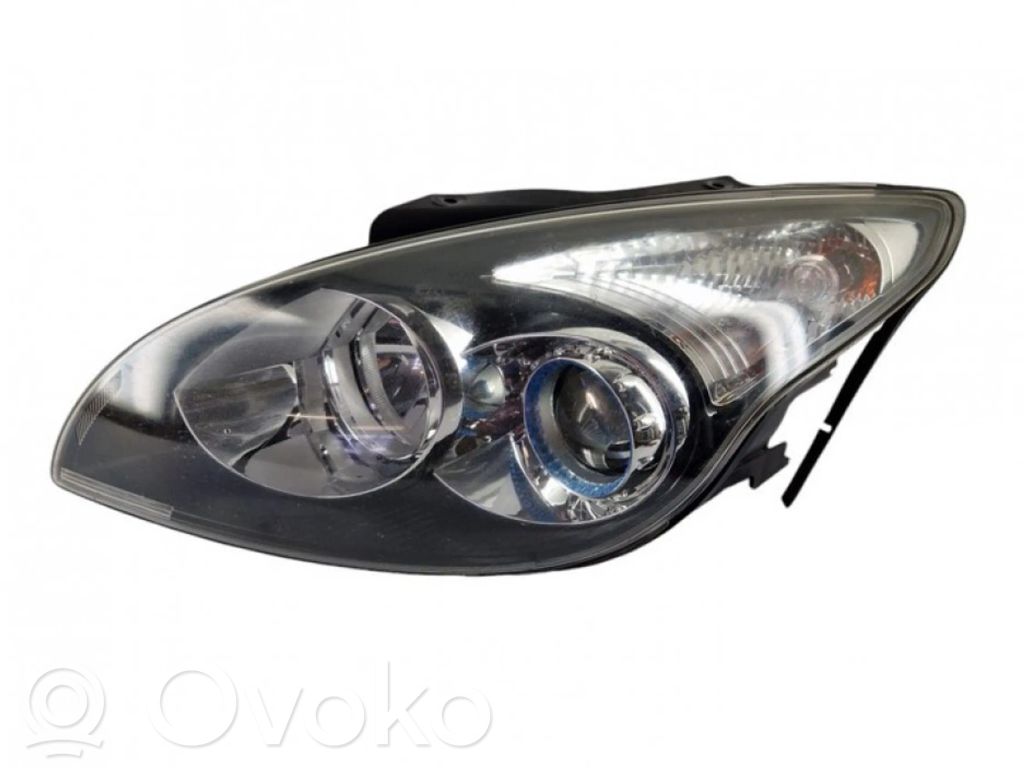 Hyundai i30 Lampa przednia 