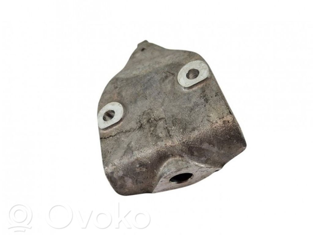 Toyota Prius (XW30) Engine mounting bracket 