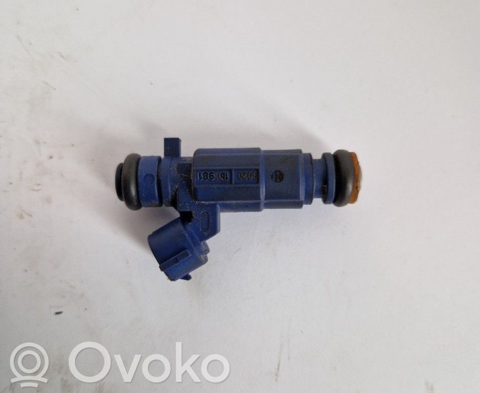 Inyector de combustible   353102B000