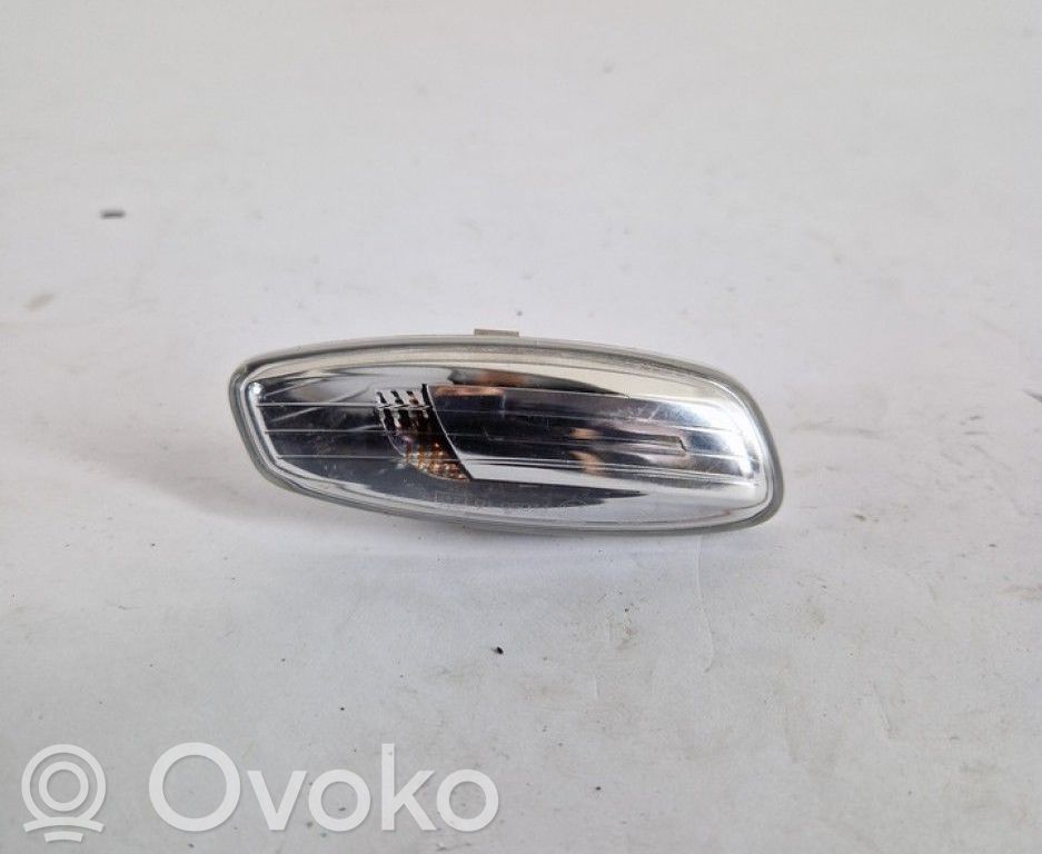 Peugeot 3008 I Front fender indicator light 