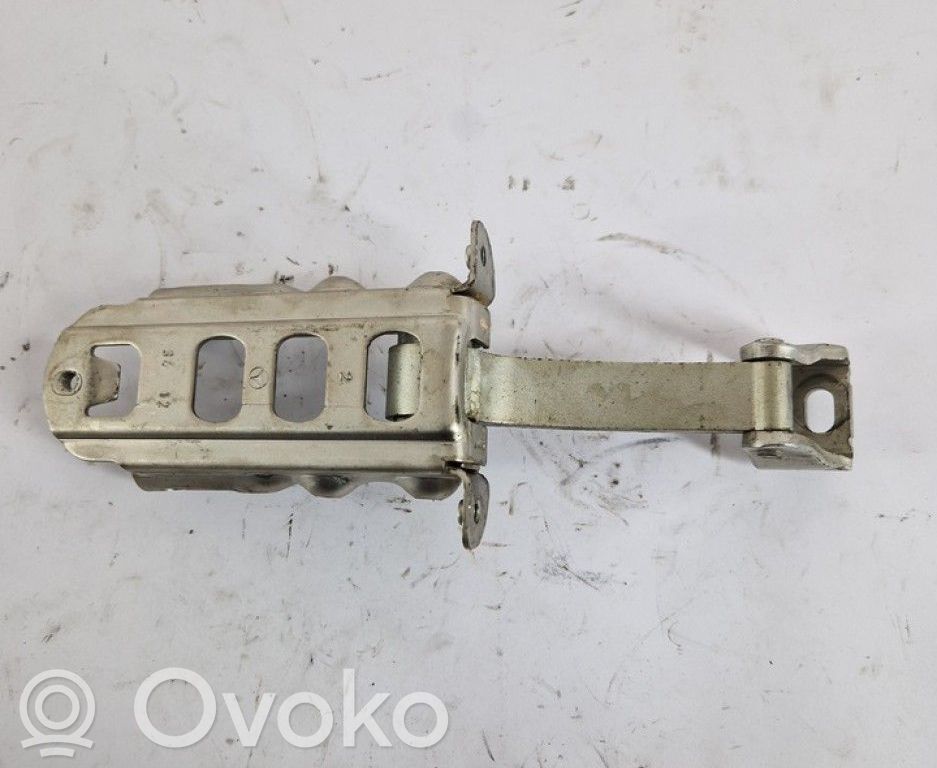 Volkswagen Crafter Etuoven pidätin 