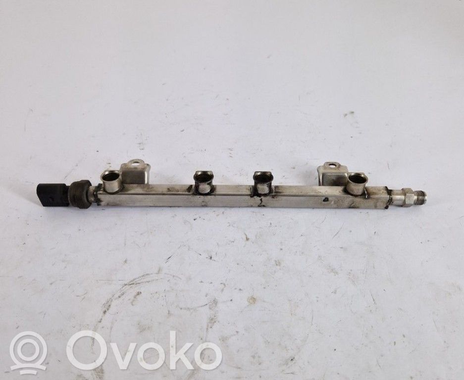 Volkswagen Caddy Rampă alimentare injectoare 
