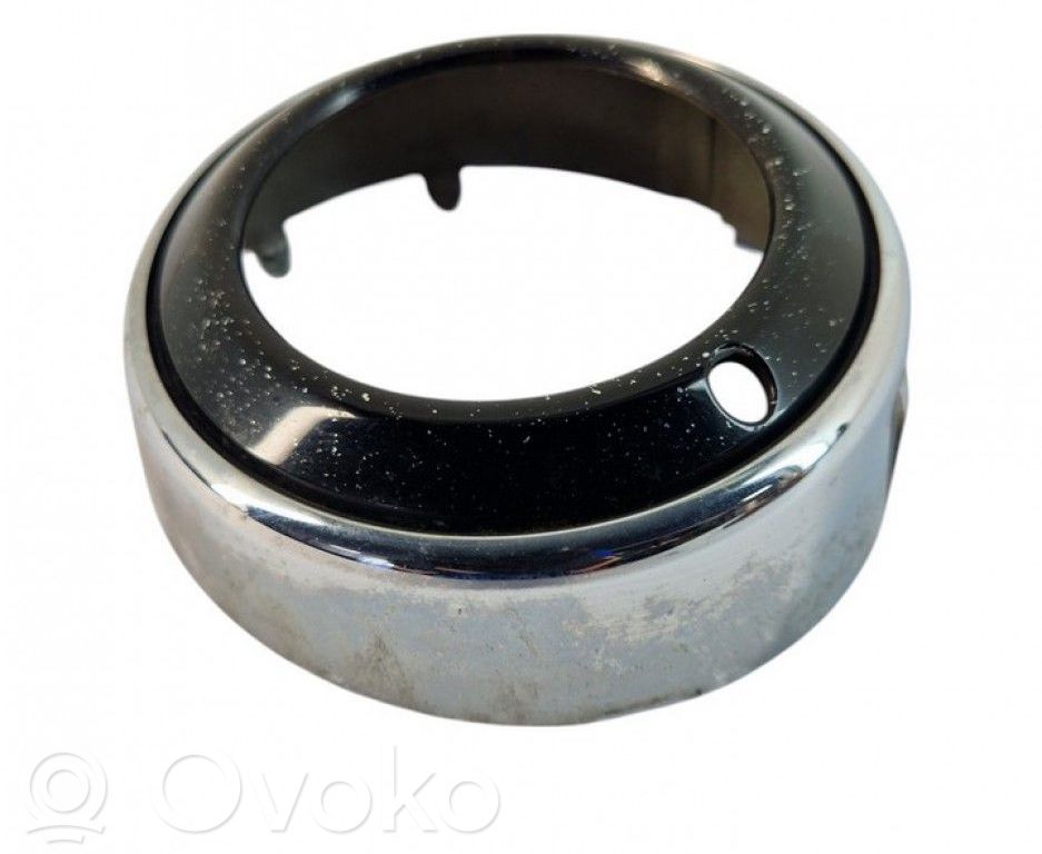 Etusumuvalon ritilä   8321A289