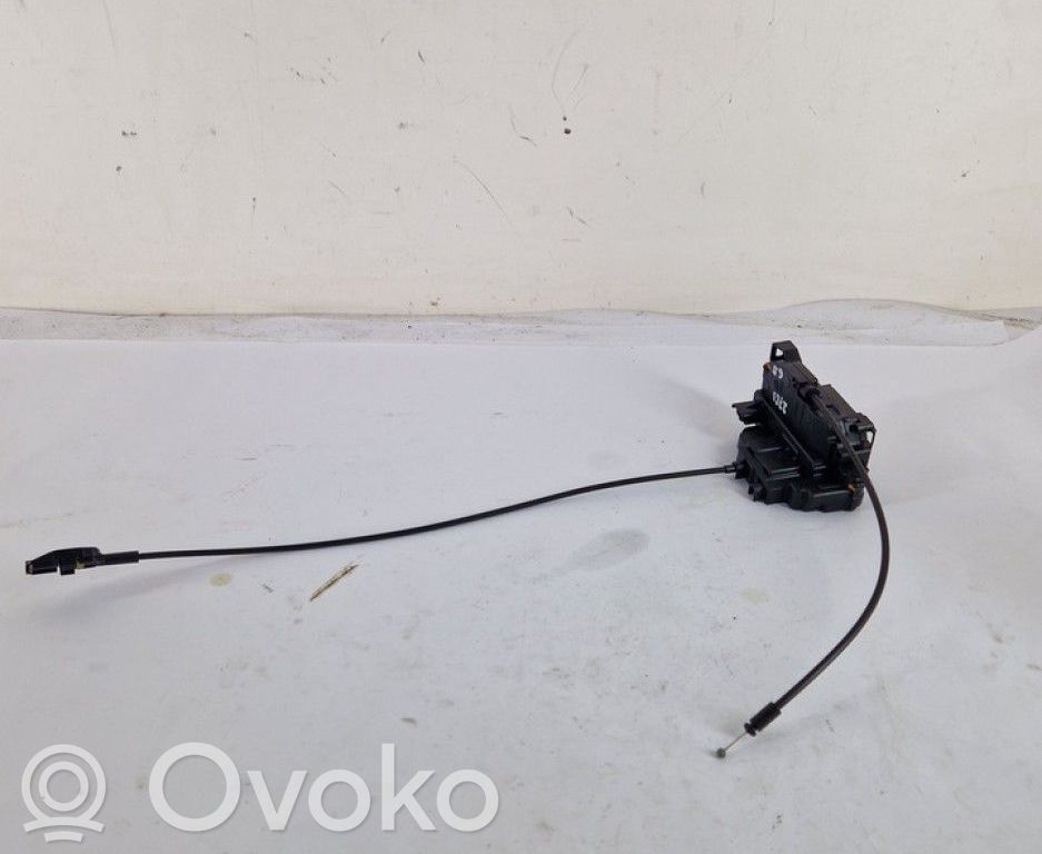 Renault Clio III Rear door lock 