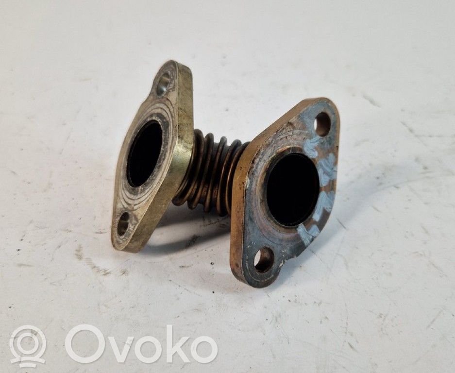 Mercedes-Benz C W204 Tuyau de raccordement solide EGR