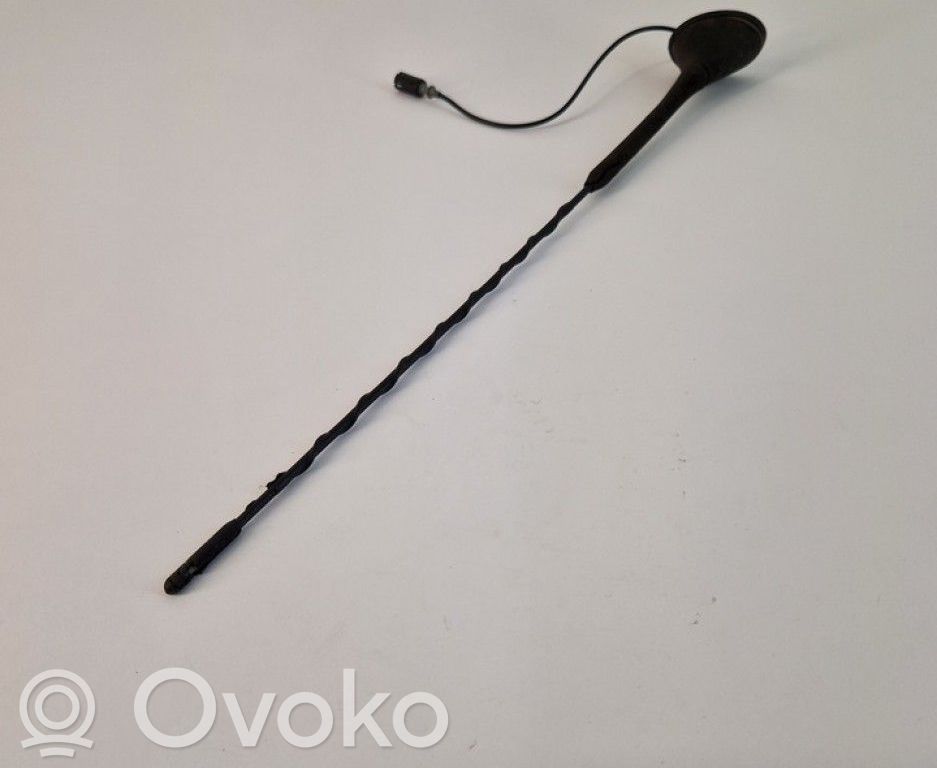 Antenă radio