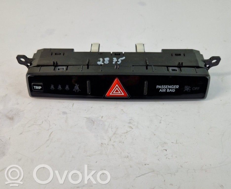 Hyundai i20 (PB PBT) Botón interruptor de luz de peligro 