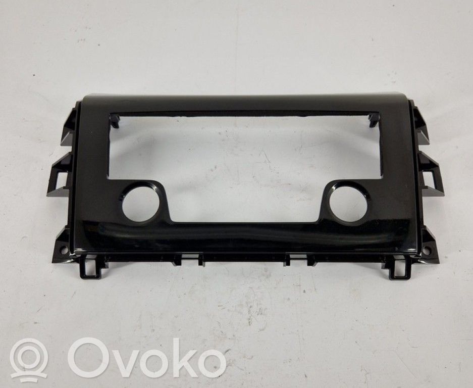 Nissan Navara D23 Element deski rozdzielczej / środek 