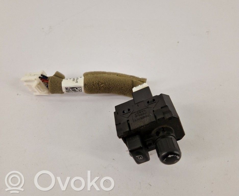 Nissan Navara D23 Interruptor del espejo lateral 