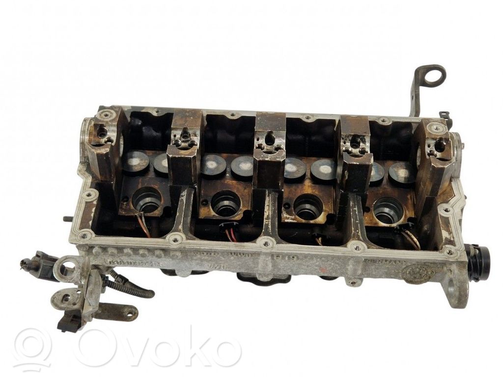 Volkswagen PASSAT B6 Chiulasă motor 