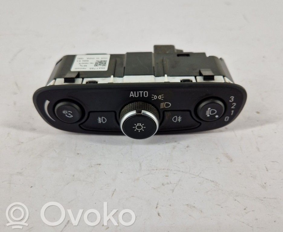 Light switch   39121795,39121795,39121795