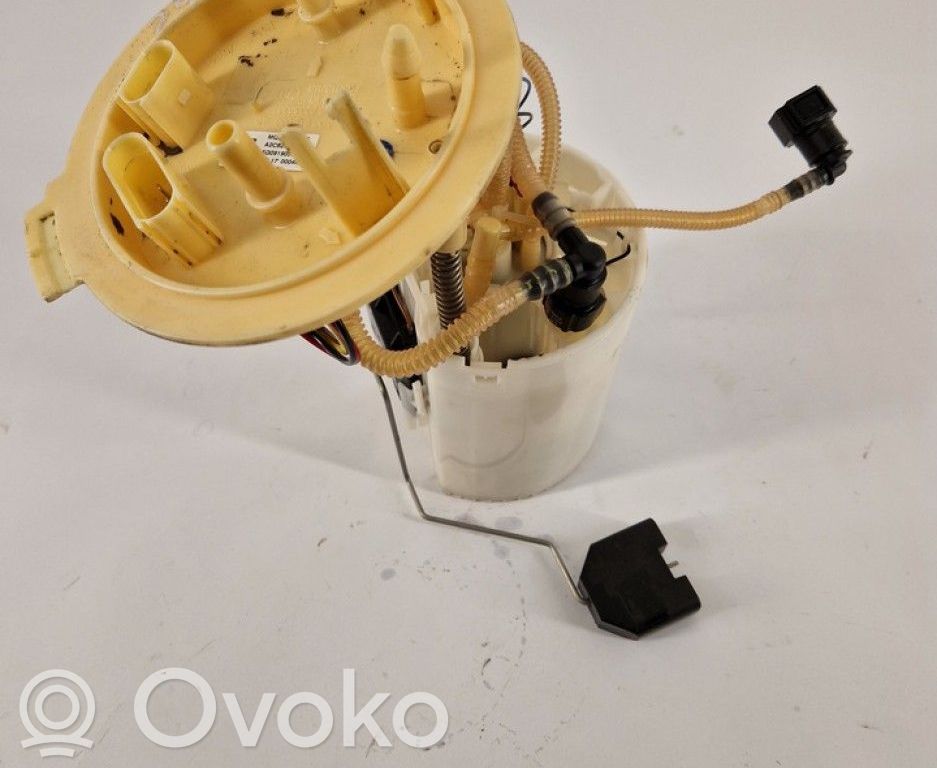 Volkswagen Golf VII Bomba interna de combustible 