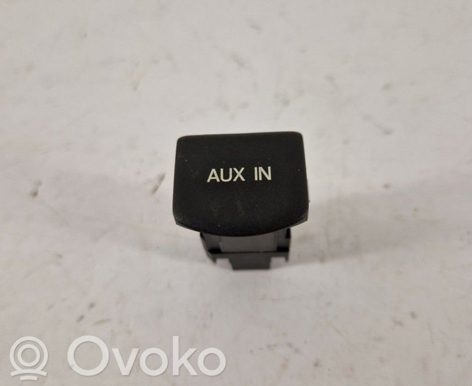 Volkswagen Polo V 6R Conector priză AUX 