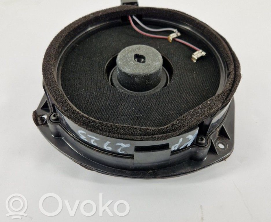 Audi A8 S8 D3 4E Etuoven kaiutin 
