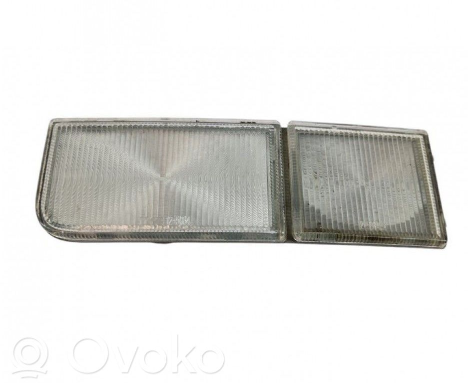 Volkswagen PASSAT B4 Odblask przedni 