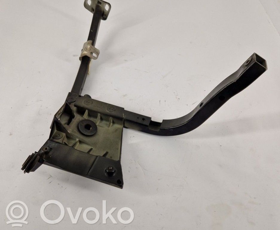 Audi A8 S8 D3 4E Soporte del parachoques delantero 