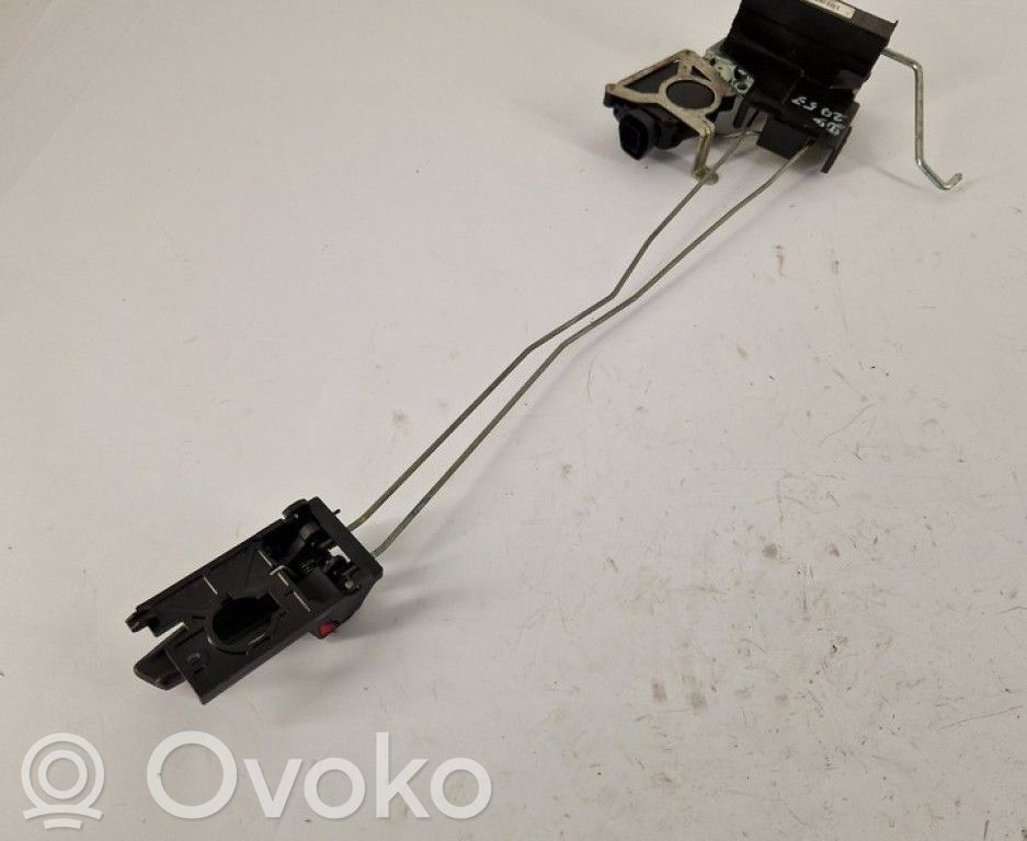KIA Rio Takaoven lukko 