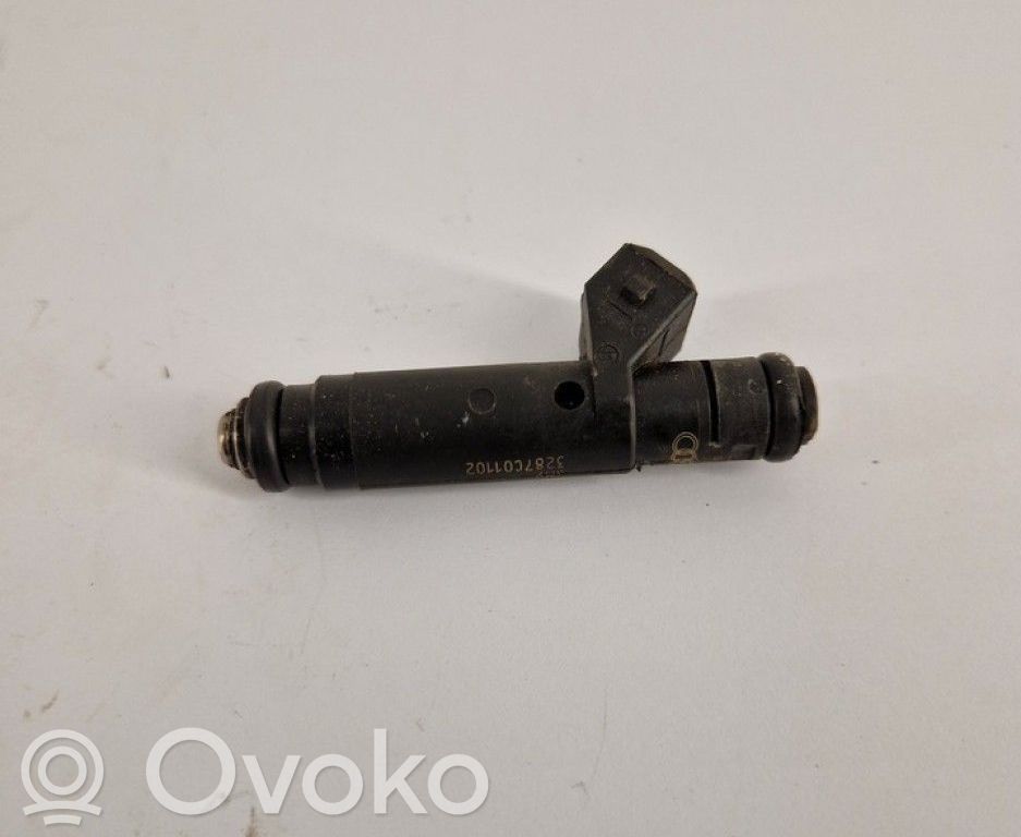 Volkswagen PASSAT B5.5 Injector combustibil 